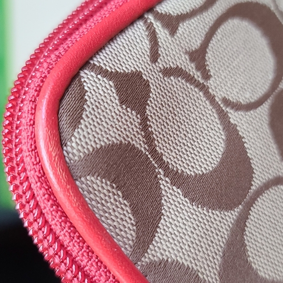 Coach signature tablet sleeve - Picture 7 of 8